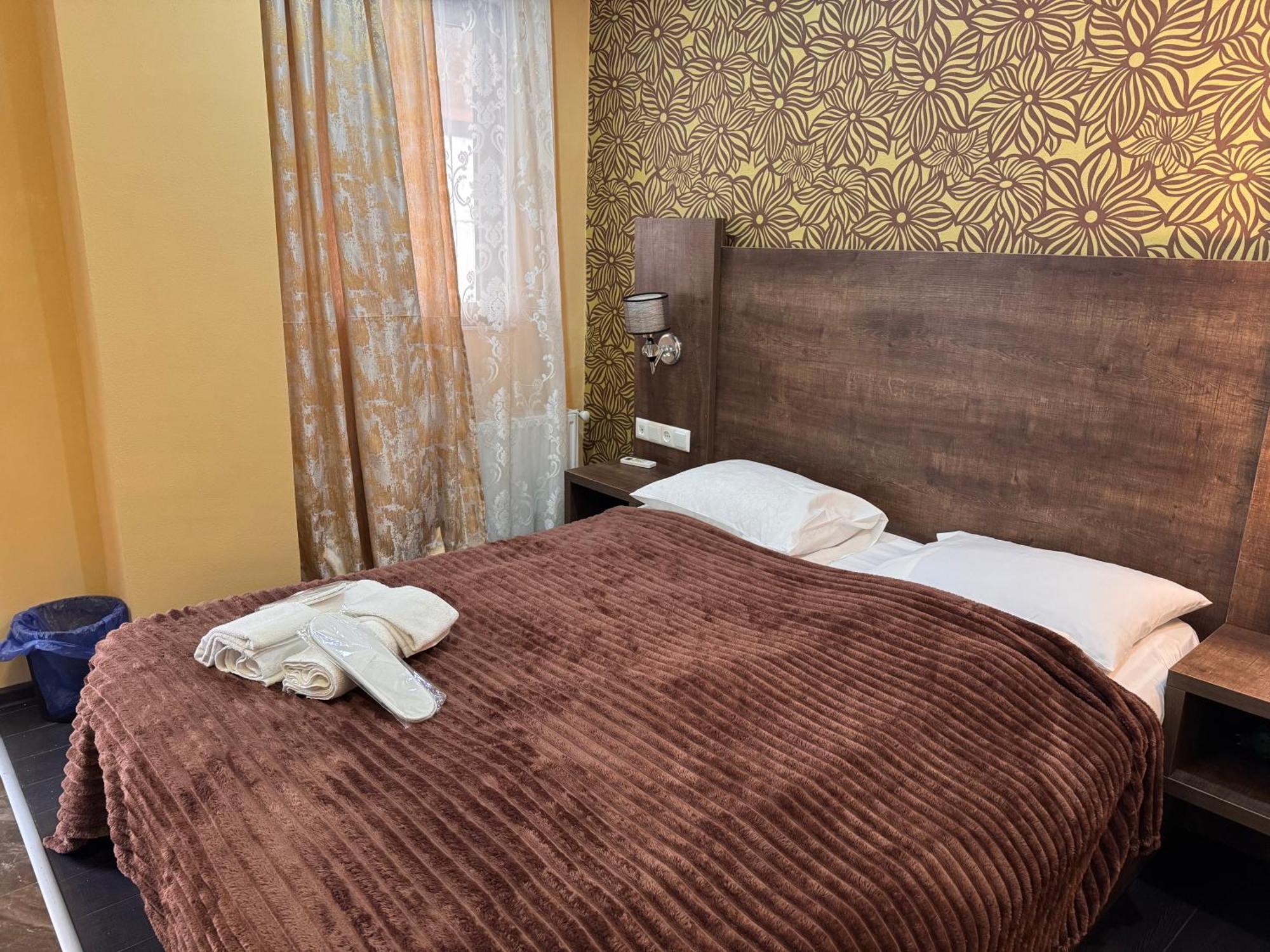 Two Lions Hotel Tbilisi Exterior photo